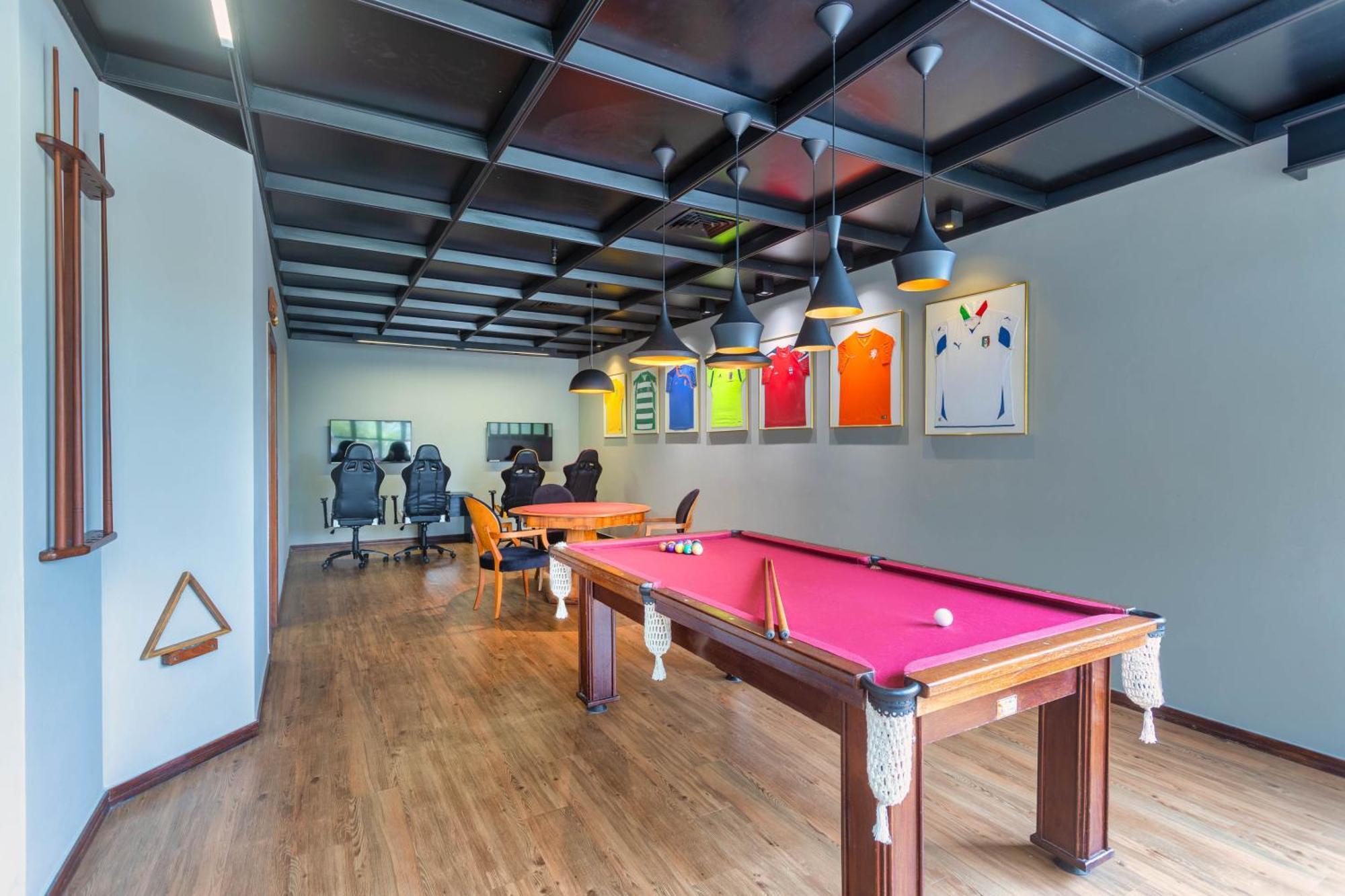Ouro Minas Hotel Belo Horizonte, Dolce By Wyndham 외부 사진 The pool table at the office of the University of the Philippines Diliman.